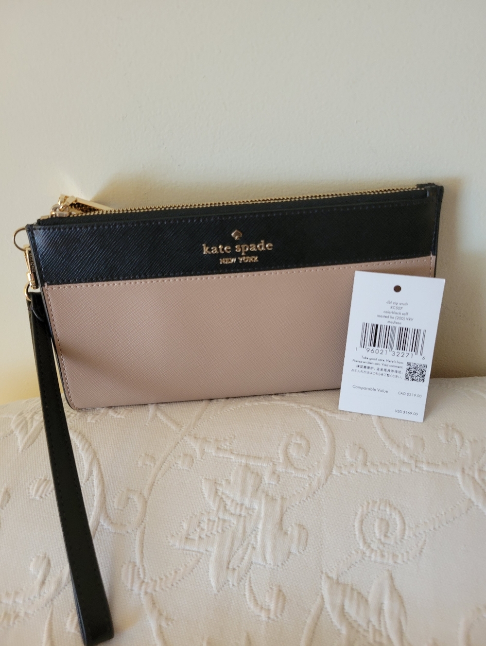 Kate Spade Staci Colorblock Large Slim Bifold Wallet Wristlet.